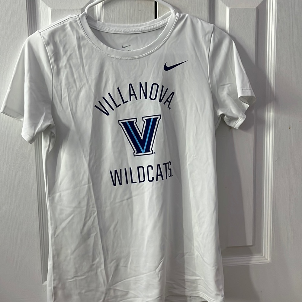 NIKE. Villanova Wildcats workout shirt. Size XS.